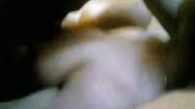 Vacker ebony lugn smeka hennes gratis porr xxx fitta på soffan