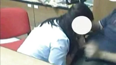 Ryska mjukporr video fitoness tillåts åldern tränare att plantera djupt i hennes fitta