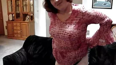 Flickan i en superhjälte kostym är redo att springa för frälsning gratis hd porr