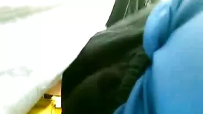 Peerless Blond har en gratis porrfilm till mobilen extrem onani på stolen