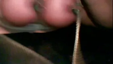 Ganska Legg bionda stygg Blond undresses gratis mobil porr framför kameran