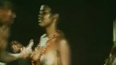 Kåt pojkvän är glad att knulla hem flickvän över hela köket videoporr