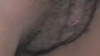 Kunden kände intresse massör och knullade hennes bevuxen fitta svensk porr video