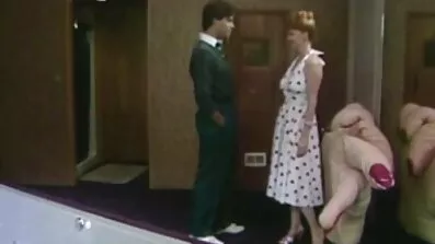 Man växelvis har Make i alla hål innan xxx gratis porr cum visas