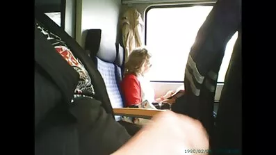 Underbara busty härskarinna tog svenska långa porrfilmer en man till sängs för jävla
