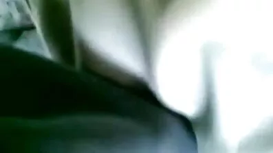 Titt Asiatica asiatiska och hennes tränare rätt på rysk porn gymmet