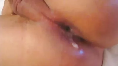 Avsugning sög porr sites en kille penis och poserade närbild framför kameran