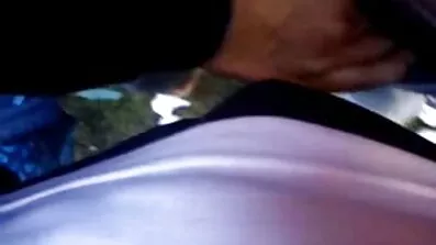 Blond slyna tvingas ta Killar penisar i porrvideo gratis alla hål