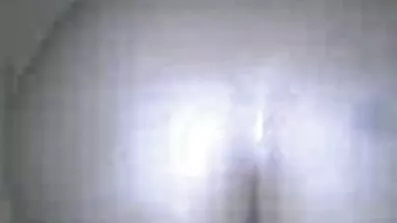 Ryska flickan sög penis av Bo fre vän och väl särade på mjukporr video benen