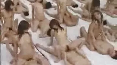 Gammal hänsynslösa ges till en främling porr video svensk i naturen