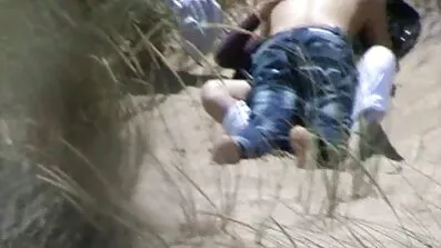 Korsfäst kön slav på sängen och grov knullade aggregat gratis porrvideo