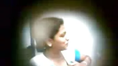 Sensuell ingefära får orgasm från onani framför kameran porr gratis video
