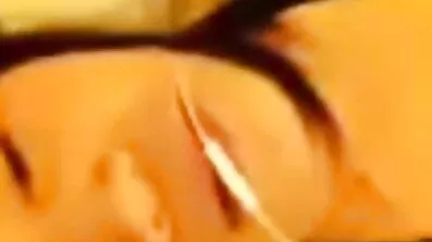 Ebony tjej har fallos av en vit svensk porr video kille för första gången