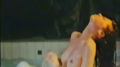 Depraverade Blond ges till en porr video svensk byggnadsarbetare med en tajt fitta