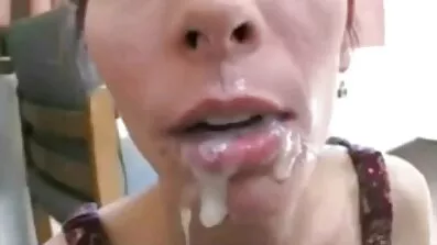 Curly kvinnliga nöje saftiga fitta med free porr film fin vibrator