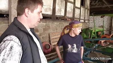 Hänsynslöst körde aggregatet i youtube porrfilmer fittan av sjuksköterskan av den latinska vän
